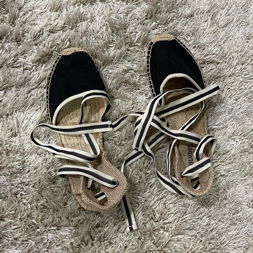 Navy and cream/off-white Soludos